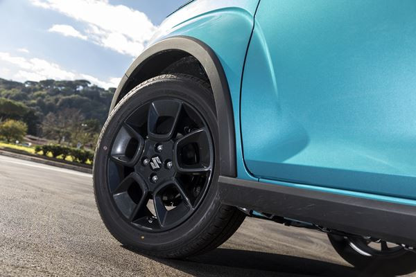 Le petit crossover Suzuki Ignis affiche un style marqué