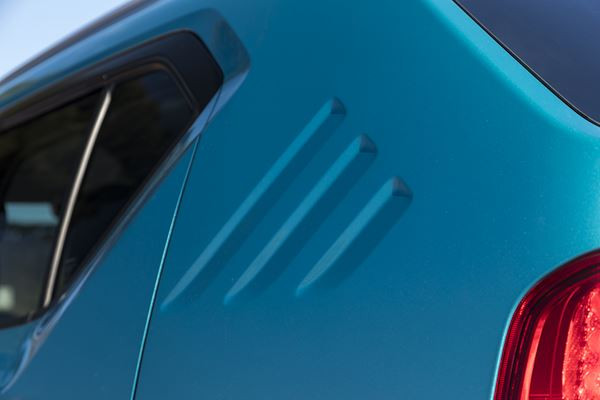 Le petit crossover Suzuki Ignis affiche un style marqué