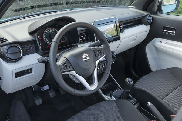 Le petit crossover Suzuki Ignis affiche un style marqué