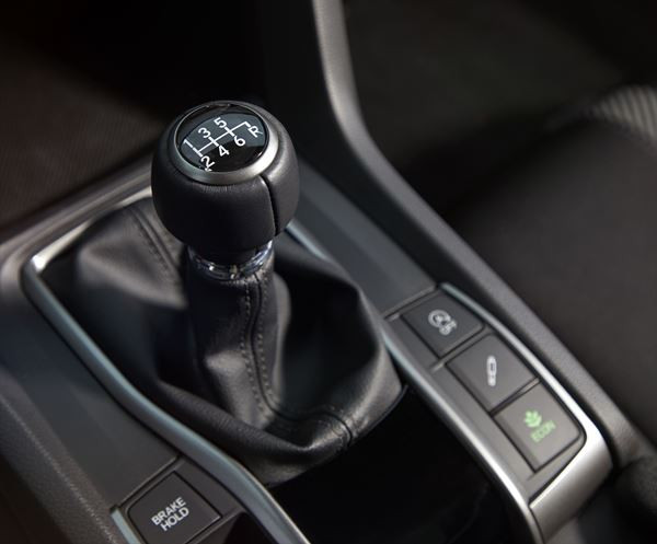 La Honda Civic 4 portes revendique un tempérament sportif