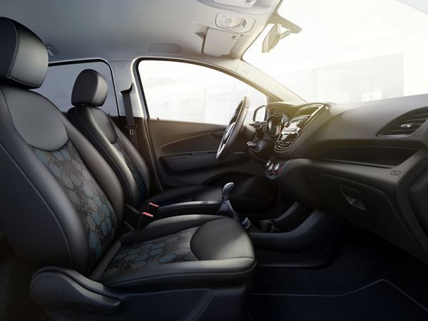 L'Opel Karl Rocks joue la petite baroudeuse urbaine