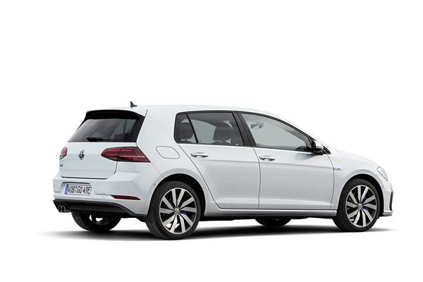 La Volkswagen Golf GTE hybride rechargeable parcourt 50 km en mode électrique