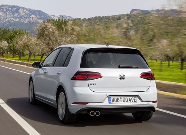 La Volkswagen Golf GTE hybride rechargeable parcourt 50 km en mode électrique