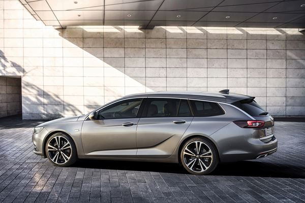 L'Opel Insignia Sports Tourer affiche une ligne athlétique et dynamique