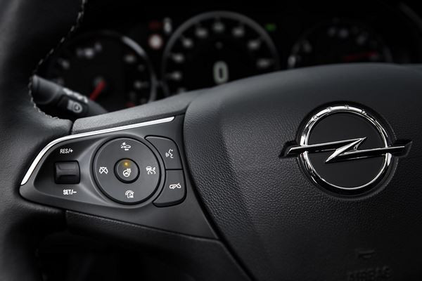 L'Opel Insignia Sports Tourer affiche une ligne athlétique et dynamique