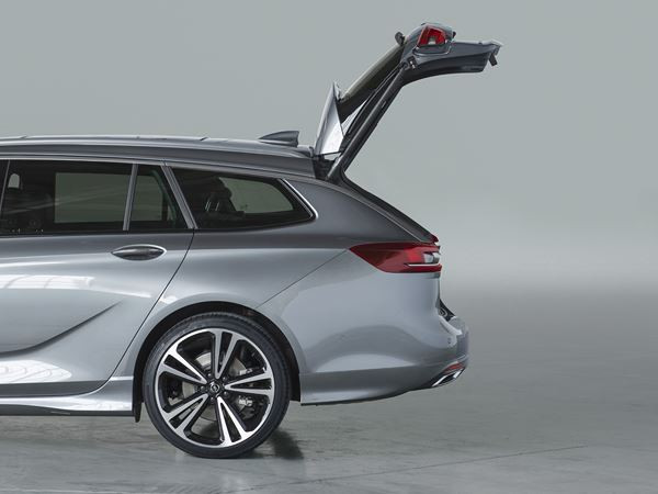 L'Opel Insignia Sports Tourer affiche une ligne athlétique et dynamique