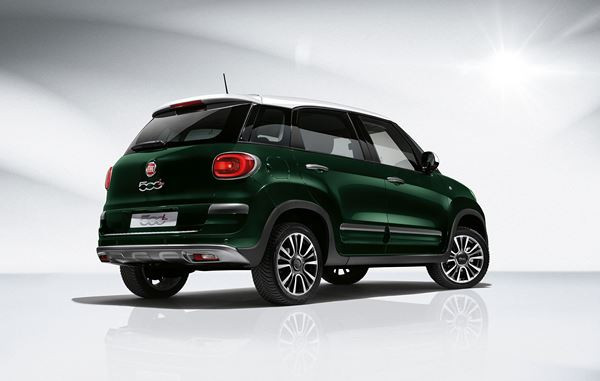 La Fiat 500L Cross affiche son côté baroudeur