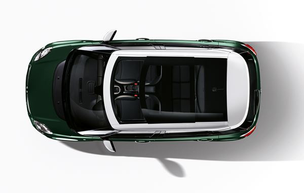 La Fiat 500L Cross affiche son côté baroudeur