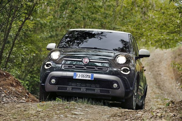 La Fiat 500L Cross affiche son côté baroudeur