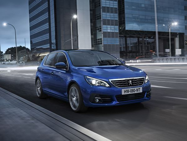 La Peugeot 308 s’affirme avec une calandre verticale
