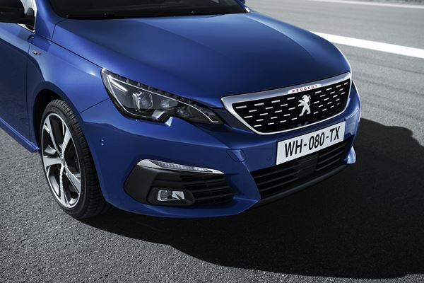 La Peugeot 308 s’affirme avec une calandre verticale