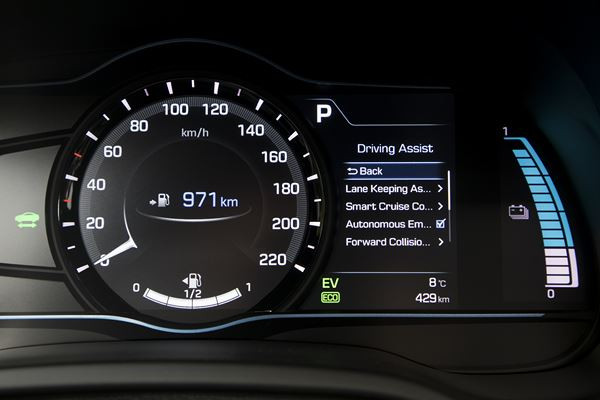La Hyundai Ioniq plug-in parcourt près de 60 kilomètres en électrique