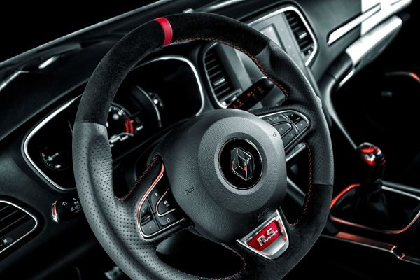 La Renault Mégane R.S. Trophy débite 300 ch