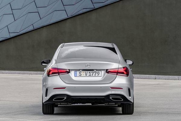 Mercedes Classe A Berline: une berline quatre portes compacte à coffre séparé