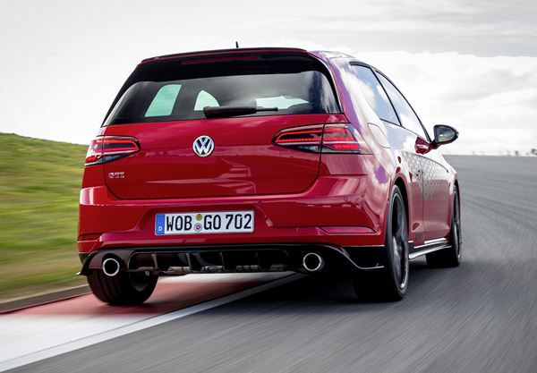 La Volkswagen Golf GTI TCR adaptée à la route dérive du sport automobile