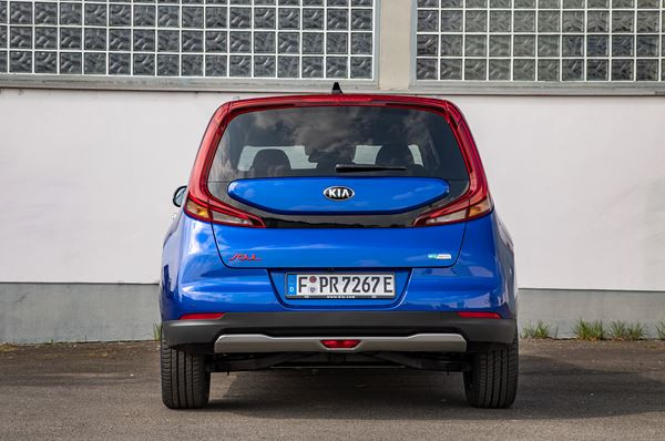 Kia e-Soul : un crossover urbain électrique doté d’une autonomie de 452 km