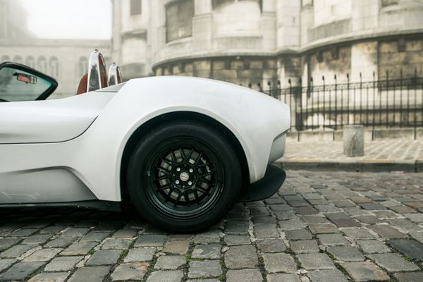 La Jannarelly Design-1 repose sur une structure tubulaire en acier/aluminium