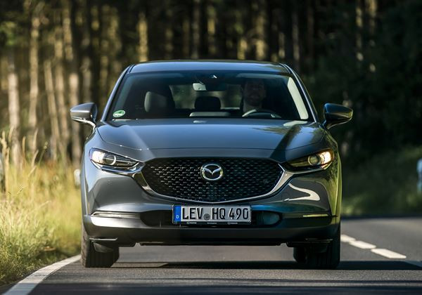 Mazda CX-30: un crossover compact aux proportions de SUV