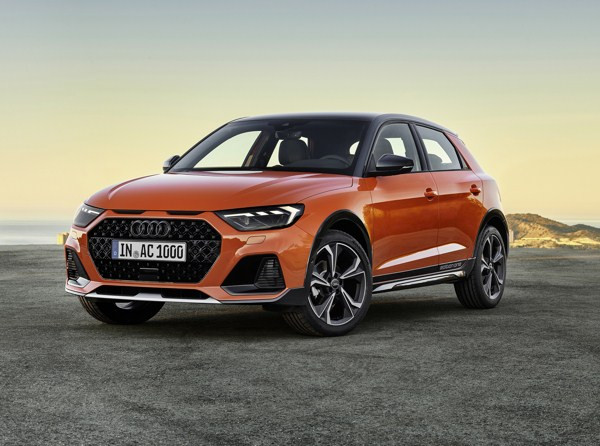 La citadine surélevée Audi A1 Citycarver est à l'aise sur les sentes escarpés