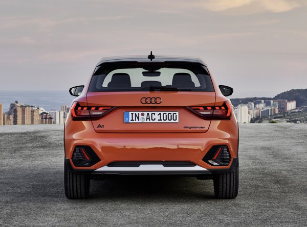 La citadine surélevée Audi A1 Citycarver est à l'aise sur les sentes escarpés