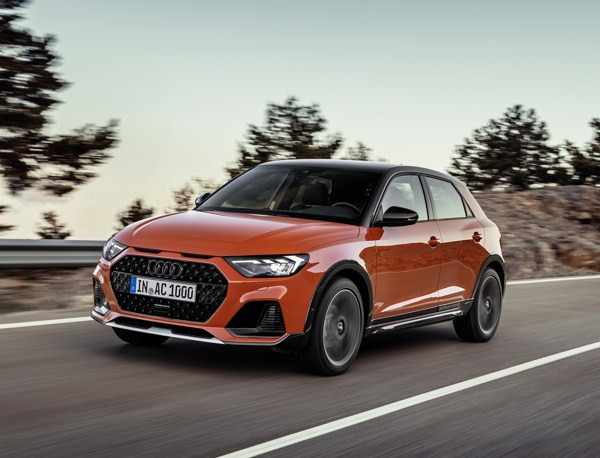 La citadine surélevée Audi A1 Citycarver est à l'aise sur les sentes escarpés