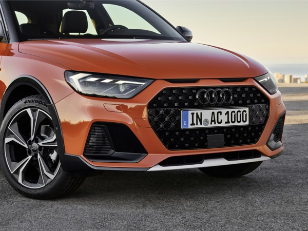 La citadine surélevée Audi A1 Citycarver est à l'aise sur les sentes escarpés