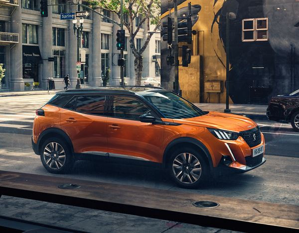 Le SUV Peugeot 2008 arbore un style puissant distinctif