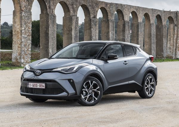 Le Toyota C-HR restylé se fait surprendre