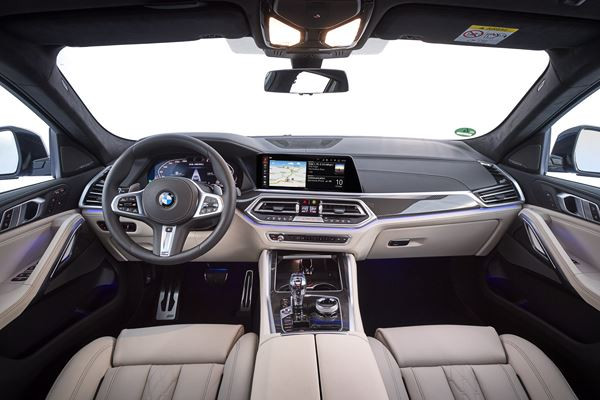 La troisième génération du SAC BMW X6 adopte des proportions athlétiques
