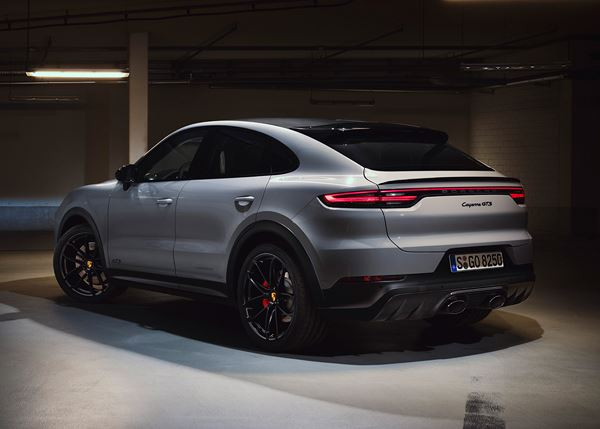 Le Porsche Cayenne Coupé GTS embarque un V8 biturbo délivrant 460 ch