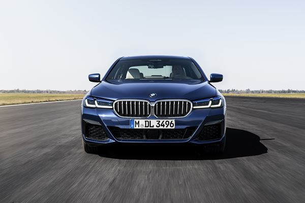 La BMW Série 5 affiche un style sportif raffiné