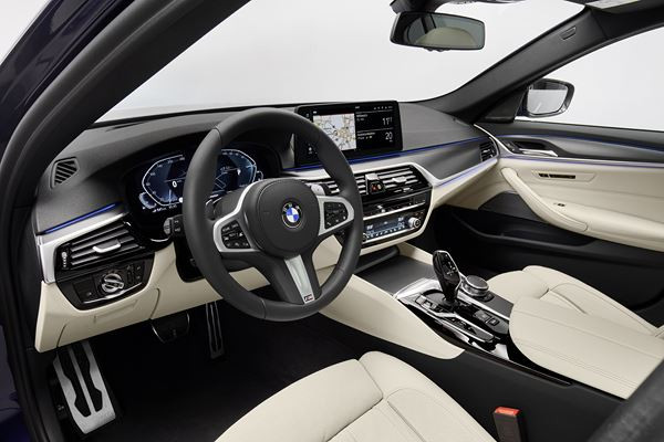 La BMW Série 5 affiche un style sportif raffiné