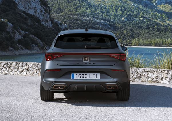 La compacte sportive Cupra Leon propose des motorisations hautes performances