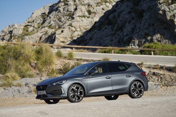 La compacte sportive Cupra Leon propose des motorisations hautes performances