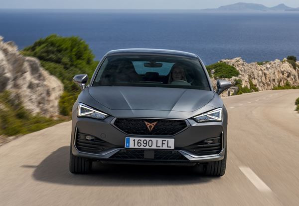 La compacte sportive Cupra Leon propose des motorisations hautes performances