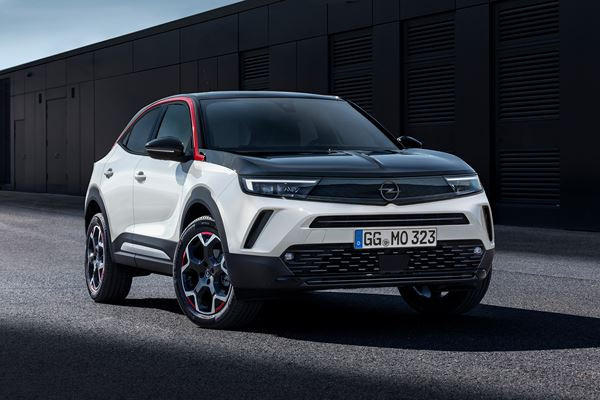 Le SUV urbain Opel Mokka arbore le nouveau visage de la marque Opel