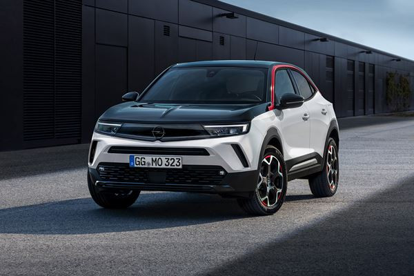 Le SUV urbain Opel Mokka arbore le nouveau visage de la marque Opel