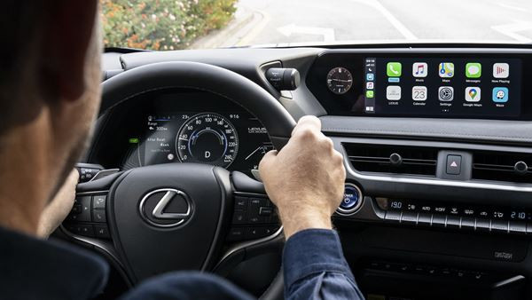 Le Lexus UXe revendique une expérience de conduite électrifiée unique à Lexus