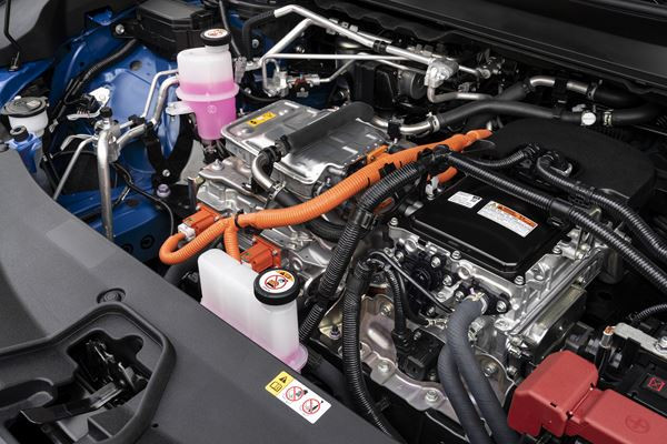 Le Lexus UXe revendique une expérience de conduite électrifiée unique à Lexus