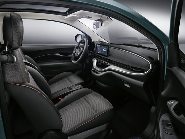 La Fiat 500 cabriolet adopte une motorisation électrique