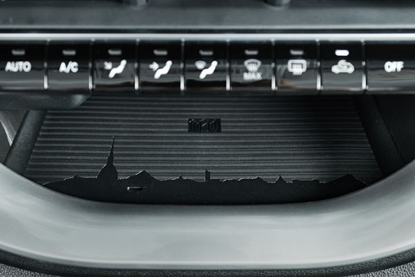La Fiat 500 cabriolet adopte une motorisation électrique