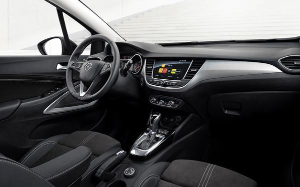 Le monospace Opel Crossland renforce ses attributs de SUV