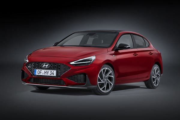 La Hyundai i30 Fastback restylée affiche un design plus aérodynamique