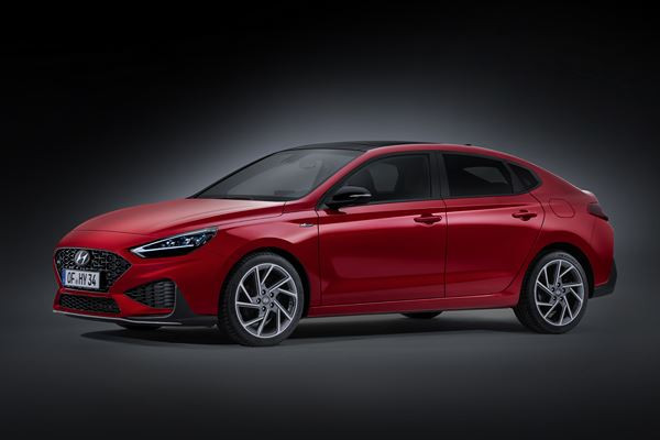 La Hyundai i30 Fastback restylée affiche un design plus aérodynamique