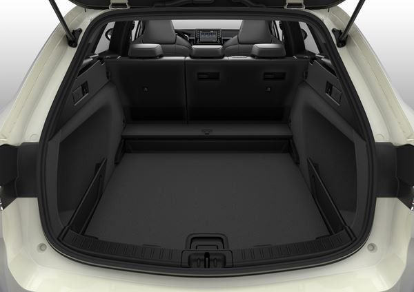 Suzuki Swace : un break compact polyvalent à motorisation hybride