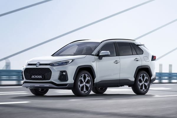 Suzuki Across: un SUV hybride rechargeable à transmission intégrale