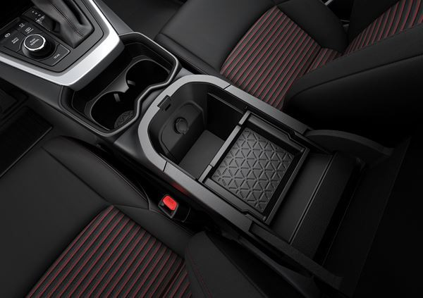 Suzuki Across: un SUV hybride rechargeable à transmission intégrale