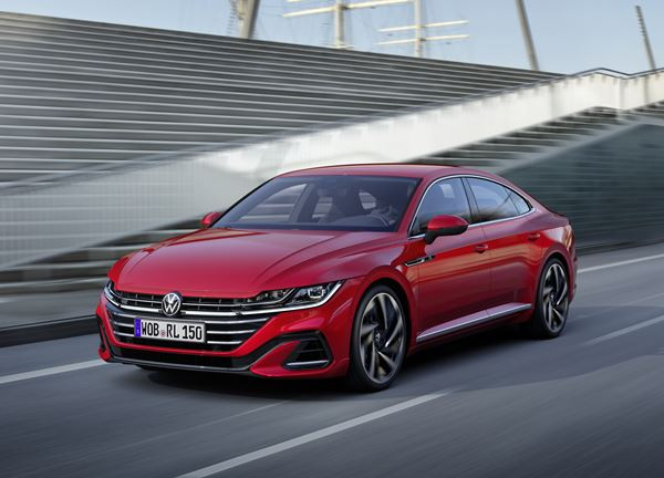 Le véhicule Grand Tourisme Volkswagen Arteon s'offre une face avant acérée