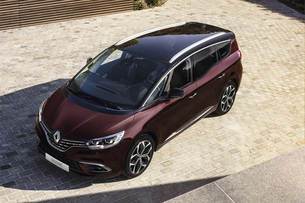 Le Renault Grand Scenic s’offre un design très légèrement rafraichi