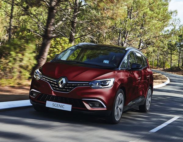 Le Renault Grand Scenic s’offre un design très légèrement rafraichi